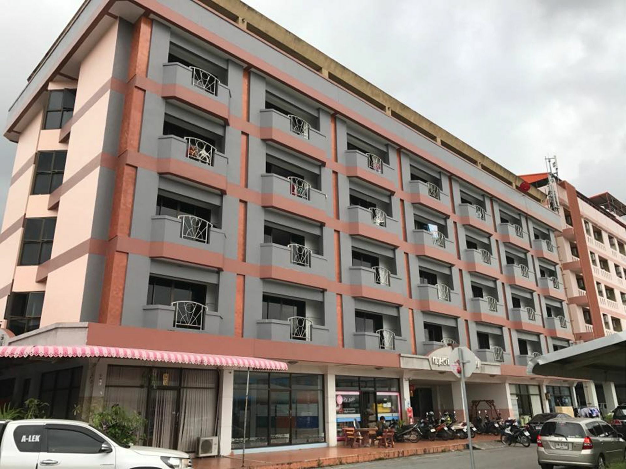 Kritsadanakorn Mansion Apartment Хат Яй Екстериор снимка